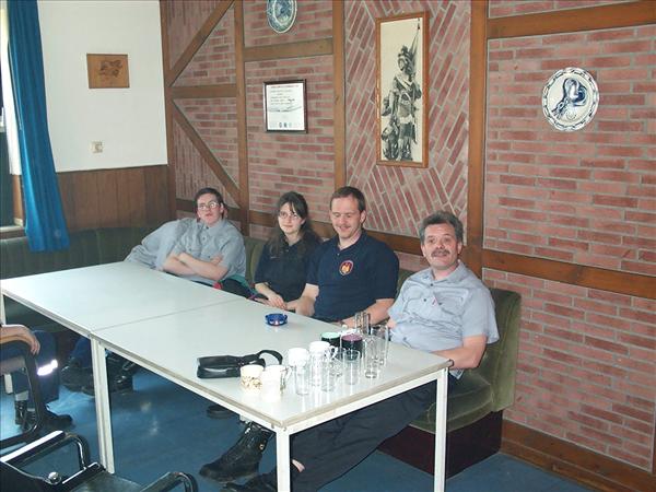 image 002